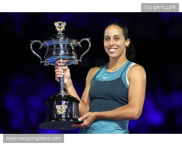 网球赛场最新动态：顶尖球员激战四大满贯赛事精彩瞬间