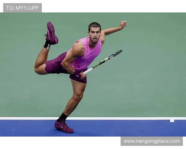 网球赛季最新动态：世界顶尖球员激烈角逐备受瞩目赛事